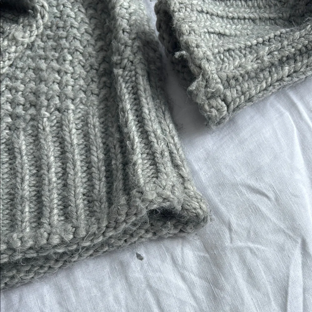 H&M Gray Chunky Knit Turtleneck Sweater - Picture 6 of 8